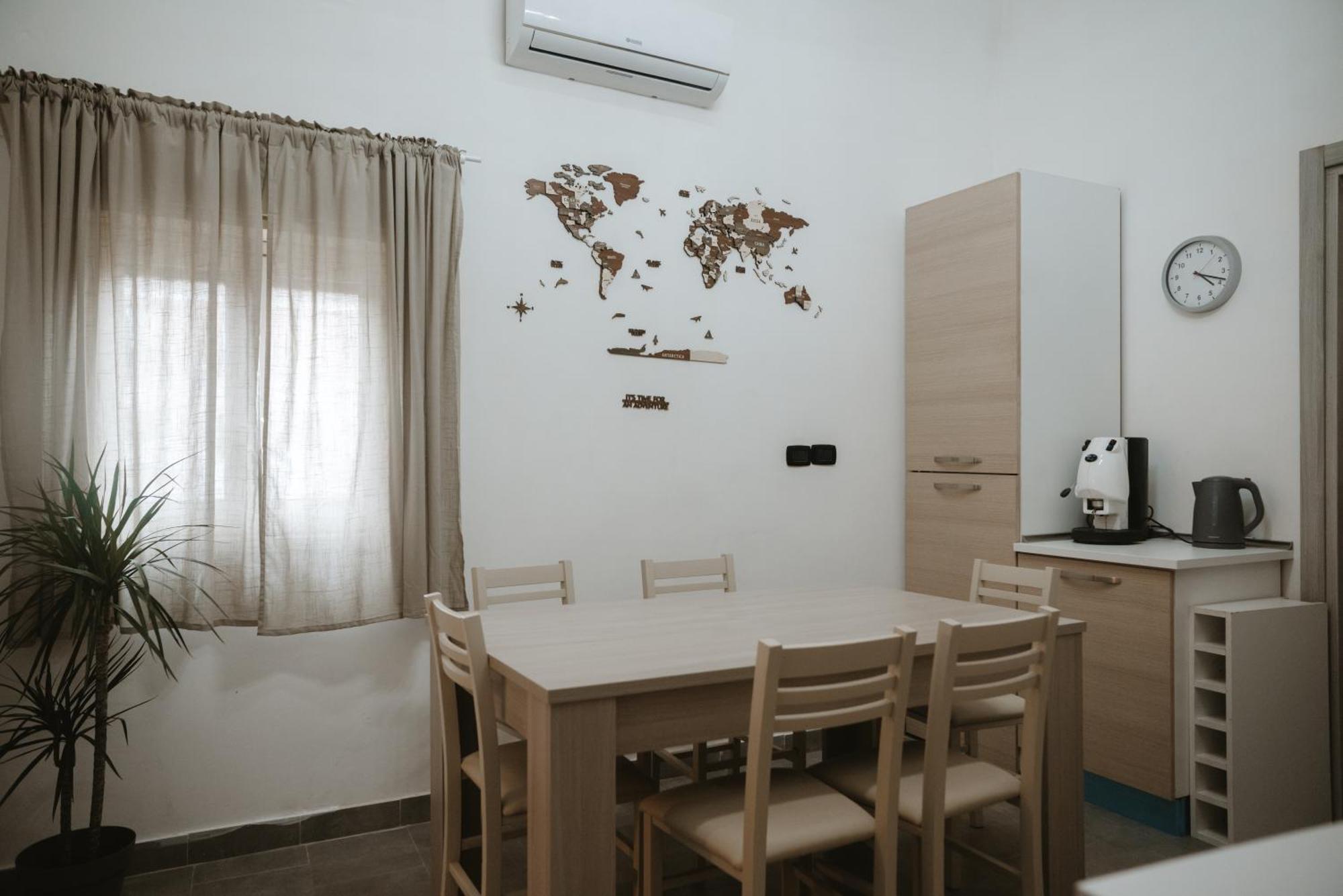 Home Luca كاتانيا المظهر الخارجي الصورة
