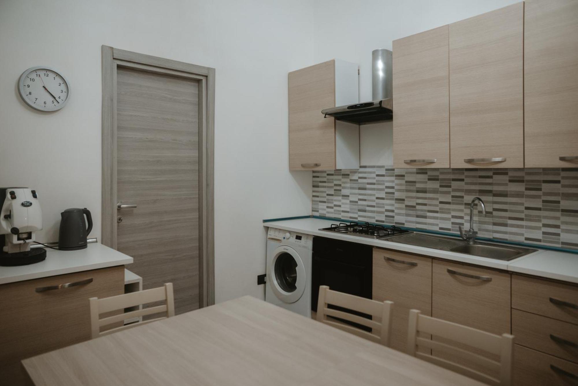 Home Luca كاتانيا المظهر الخارجي الصورة